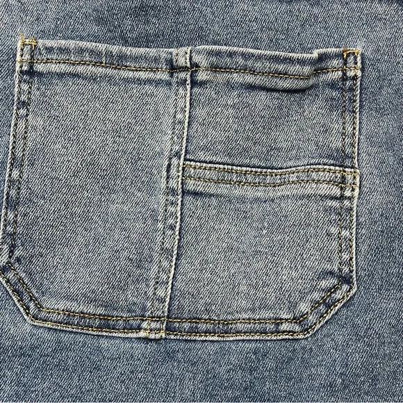 Ava & Viv Light wash Overall Shorts Size 20 - Picture 3 of 9